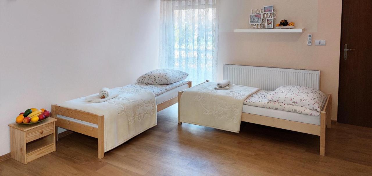 Apartamenty Gorki Male Тушен Екстериор снимка