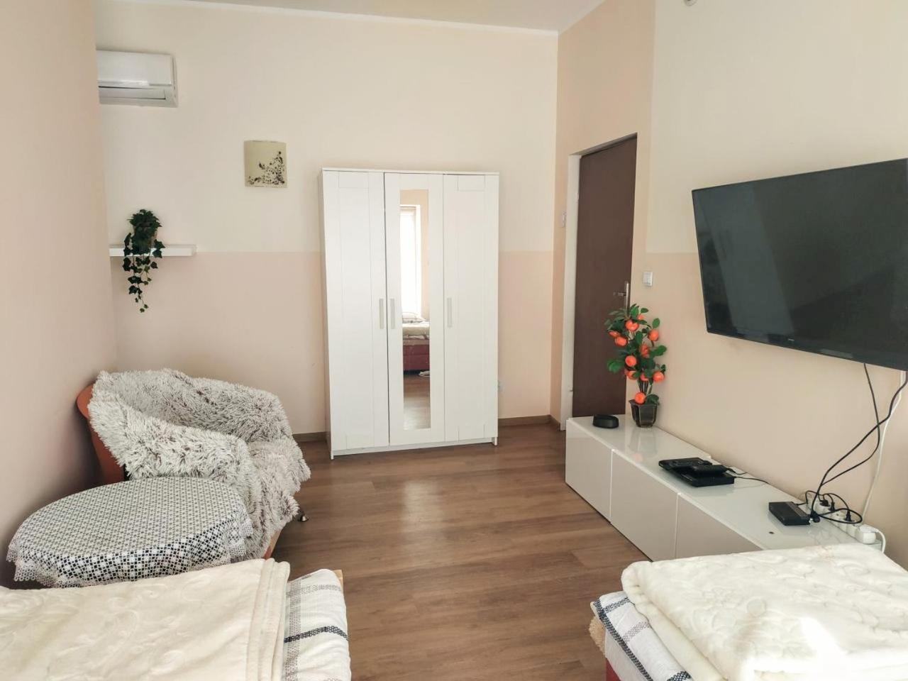 Apartamenty Gorki Male Тушен Екстериор снимка