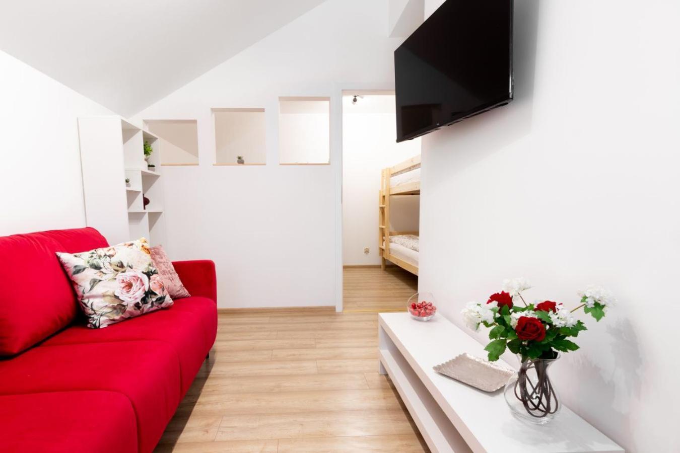 Apartamenty Gorki Male Тушен Екстериор снимка