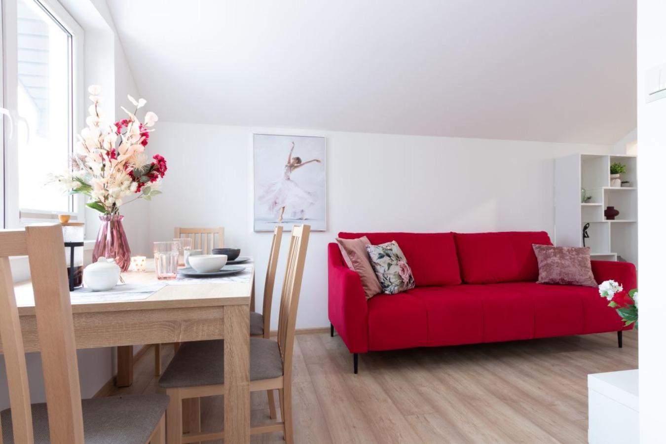 Apartamenty Gorki Male Тушен Екстериор снимка