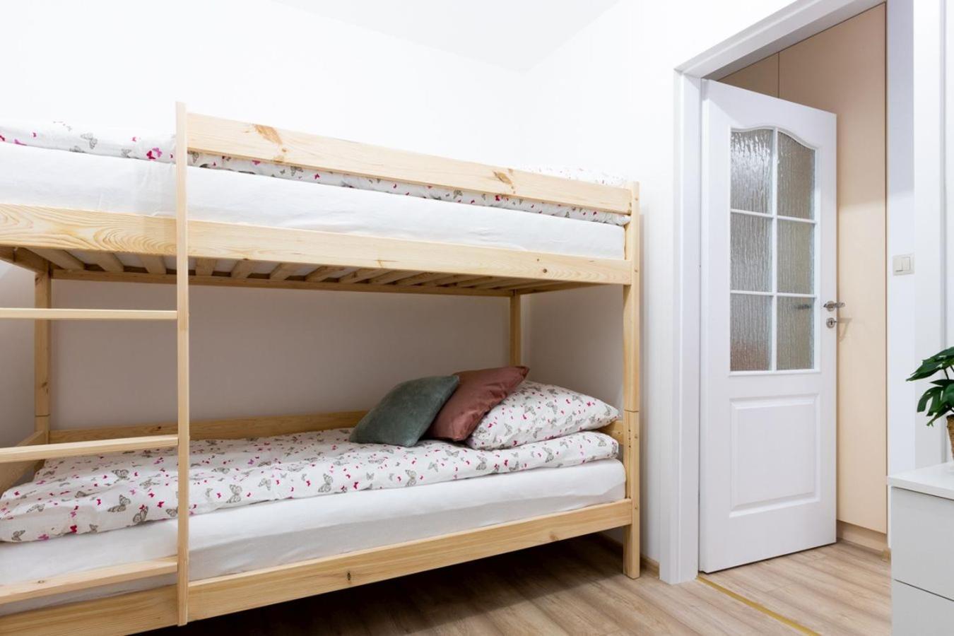 Apartamenty Gorki Male Тушен Екстериор снимка