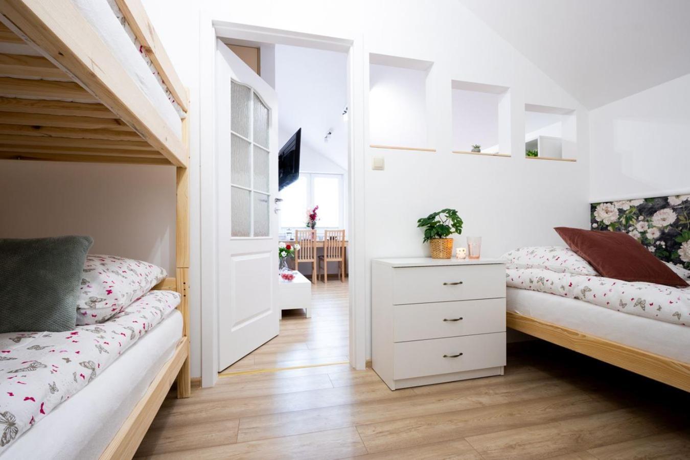 Apartamenty Gorki Male Тушен Екстериор снимка