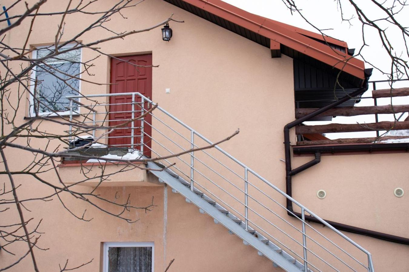 Apartamenty Gorki Male Тушен Екстериор снимка